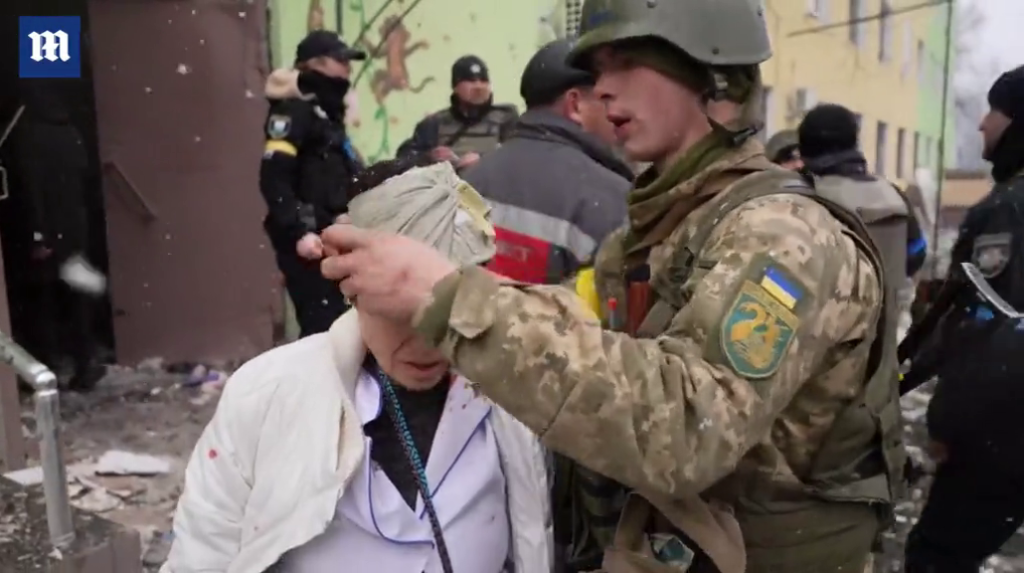 Angriff Mariupol Kinderspital soldat alleine